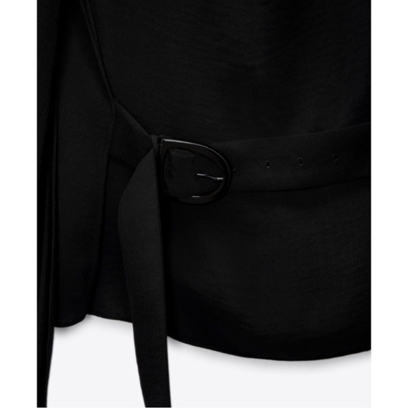 Rhinestone cape sleeve open back blouse - Picture 5 of 6